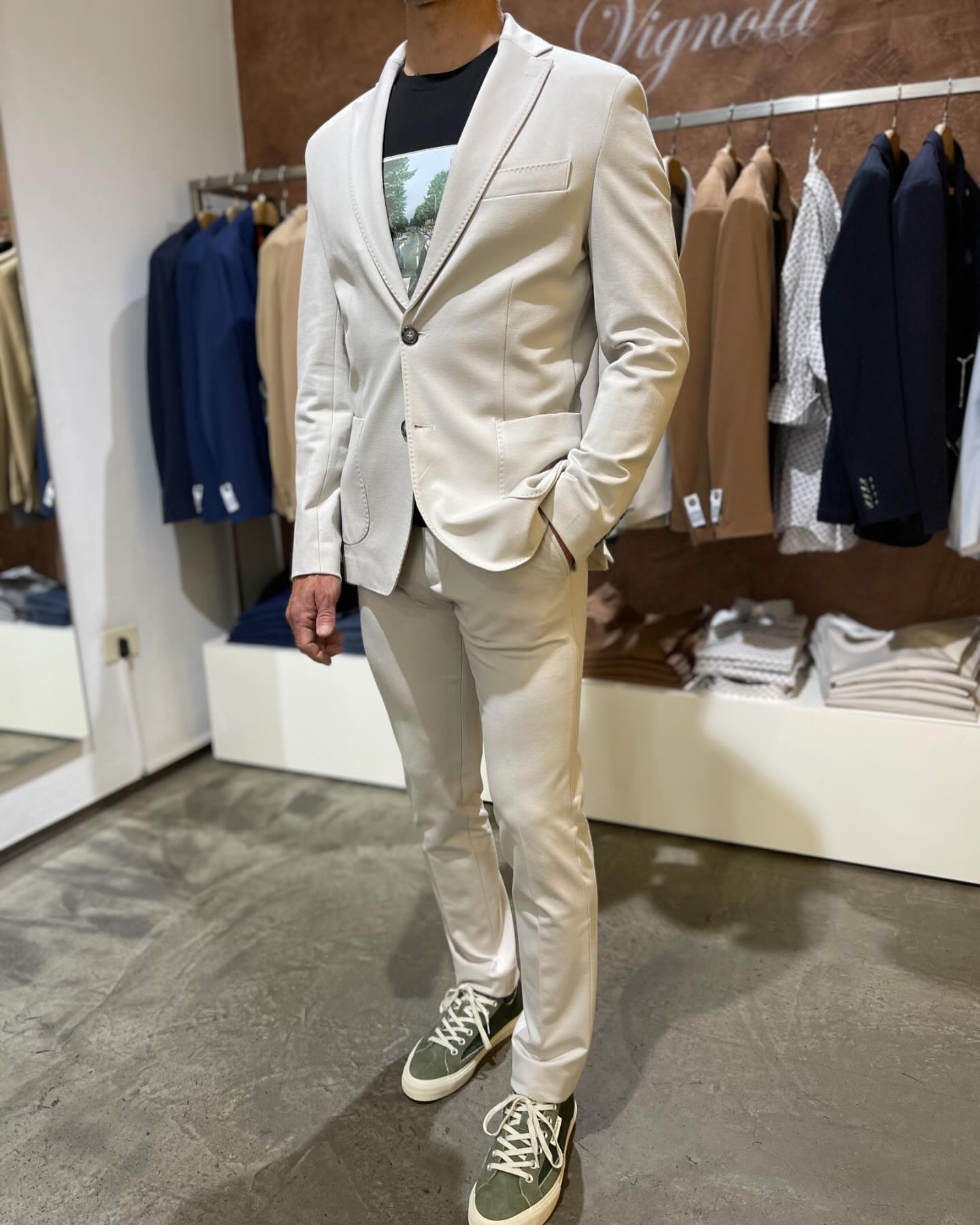 Abito uomo punto Milano  non comodo MOLTO DI PIÙ !! Diverse le varianti e soprattutto la possibilità di scegliere la tg del  pantalone diversa da quella della giacca  🤩😎