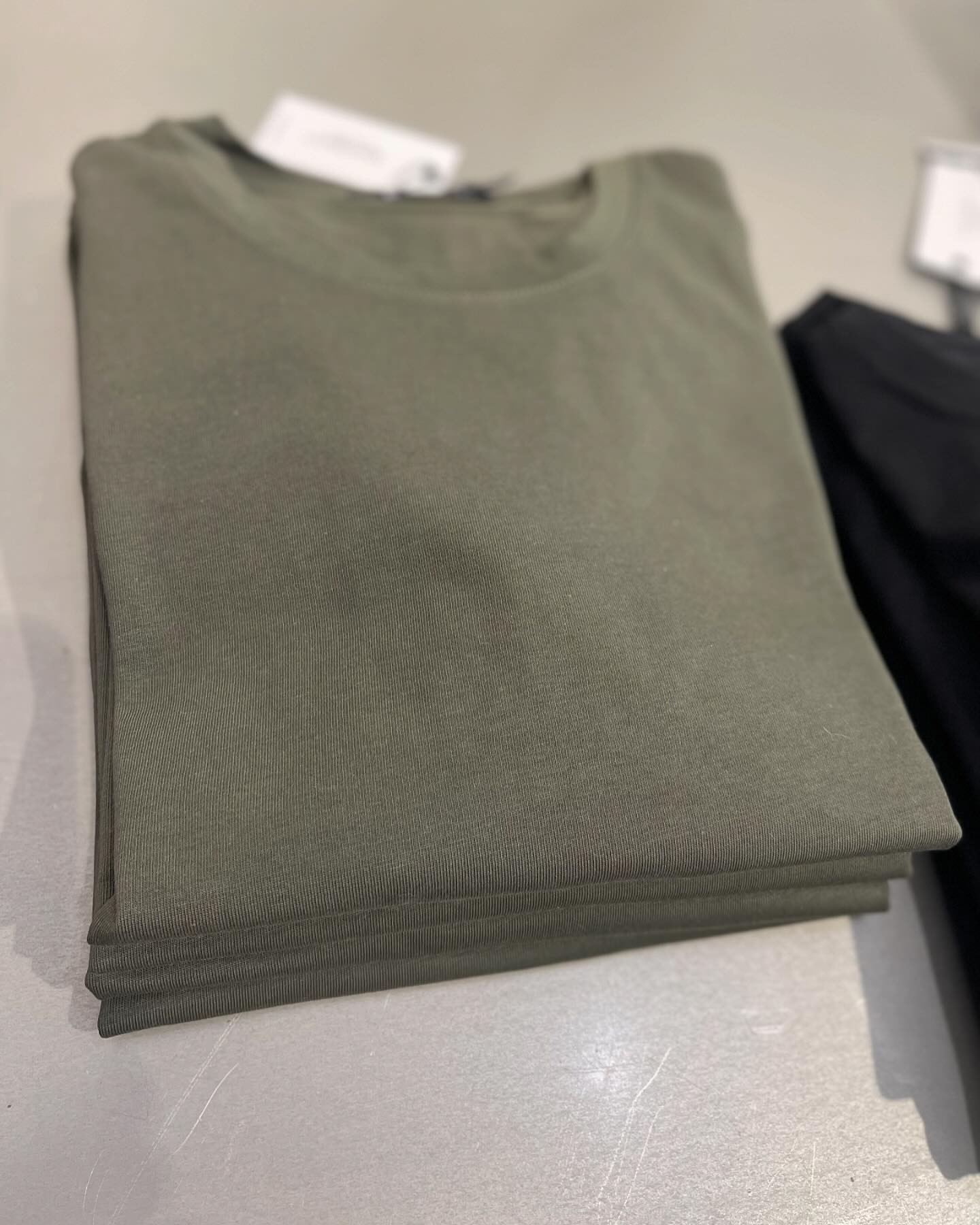 T-shirt tinta unita oppure stampate 🤩🤩