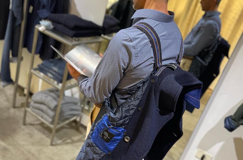 Giubbini, cappotti e gaban corti doppio petto tutto con bretelle interne , il massimo della comodità!! Indossa x noi Stefano Spinelli