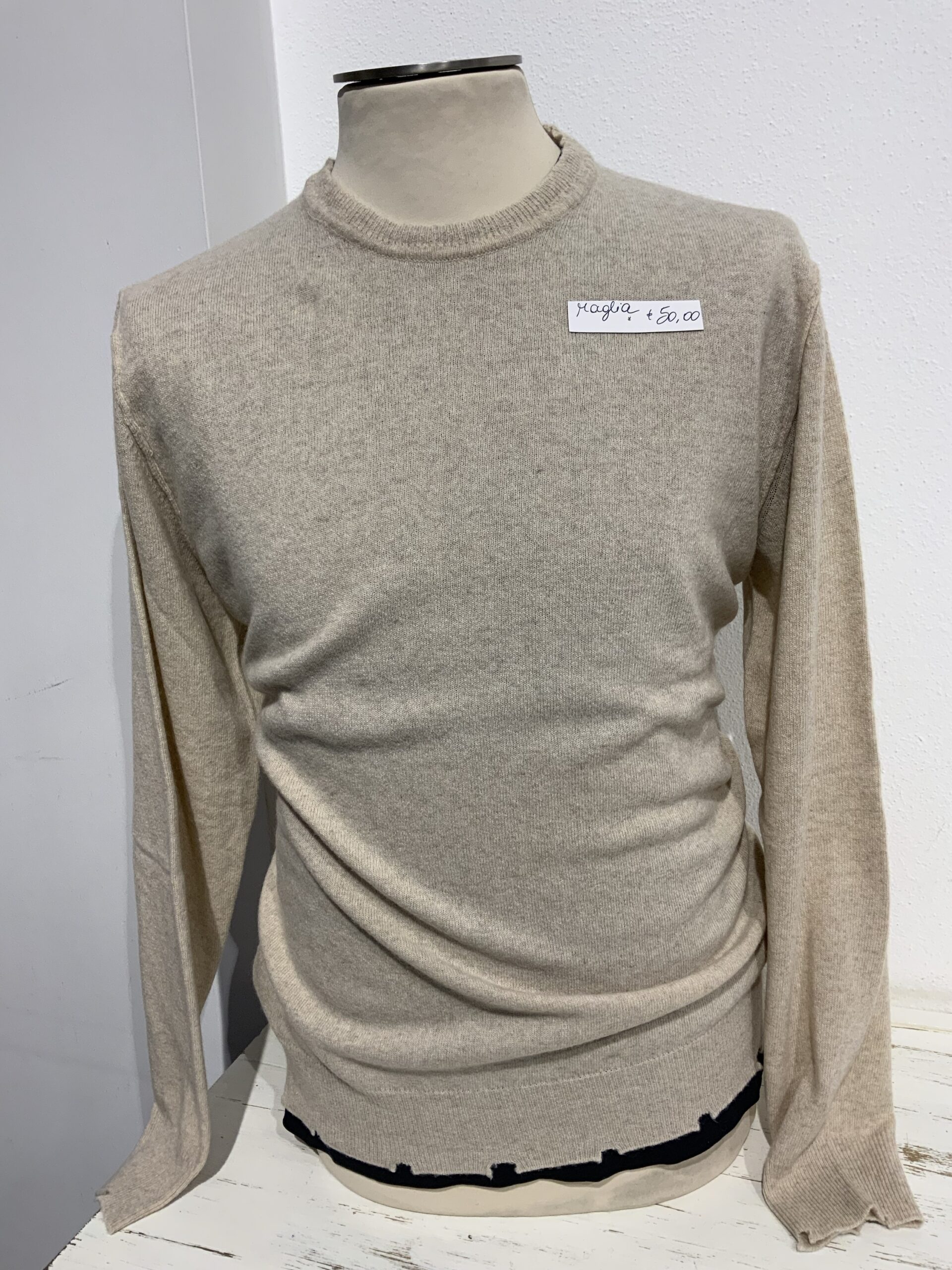 Maglia uomo , girocollo in misto lana  con rotture 1