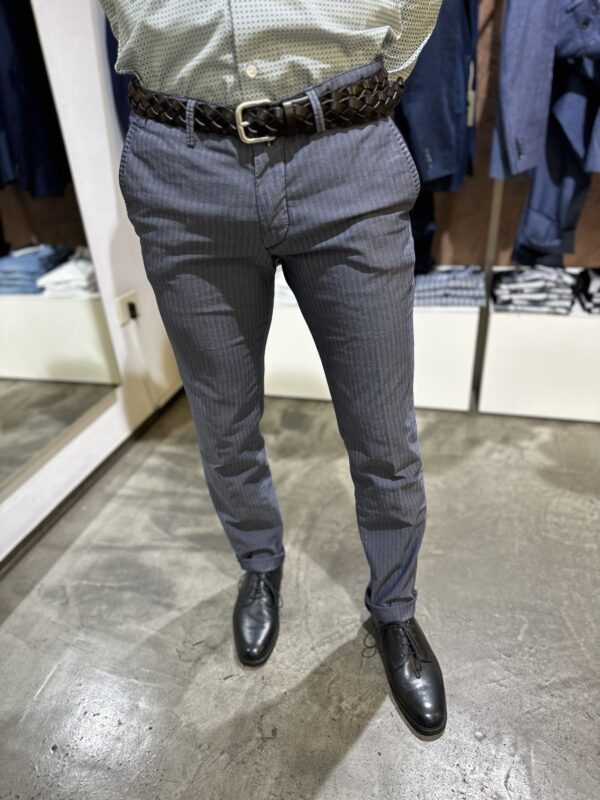 Pantaloni uomo tessuto lavorato in blu EXIGO