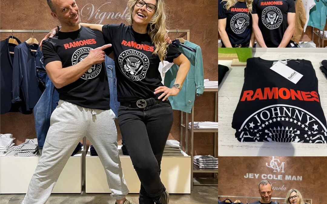 Arrivate le nuove t-shirt 🤩🤩RAMONES  e tante altre !!!!